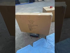 مجموعة من مقاعد طاولة الطعام من الروتان